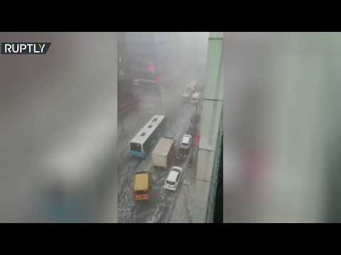 شاهد أمطار غزيرة تجتاح إسطنبول التركية وتُعطل حركة المرور