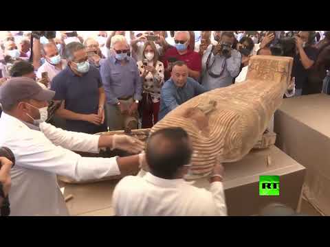 شاهد مصر تعلن الكشف عن 59 تابوتا خشبيًا مغلقًا داخل آبار للدفن